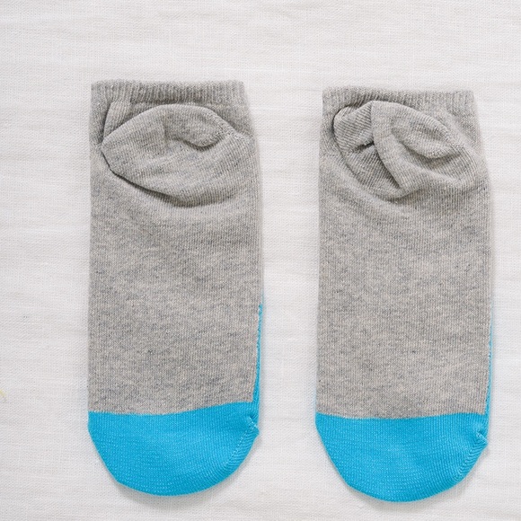 Zenana Outfitters 3 pairs Dalmatian surf socks in black, white, and grey - Picture 2 of 8